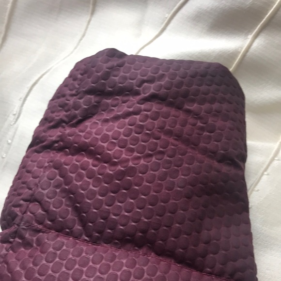 The North Face down parka plum or burgundy color with fur hood large - Picture 12 of 17